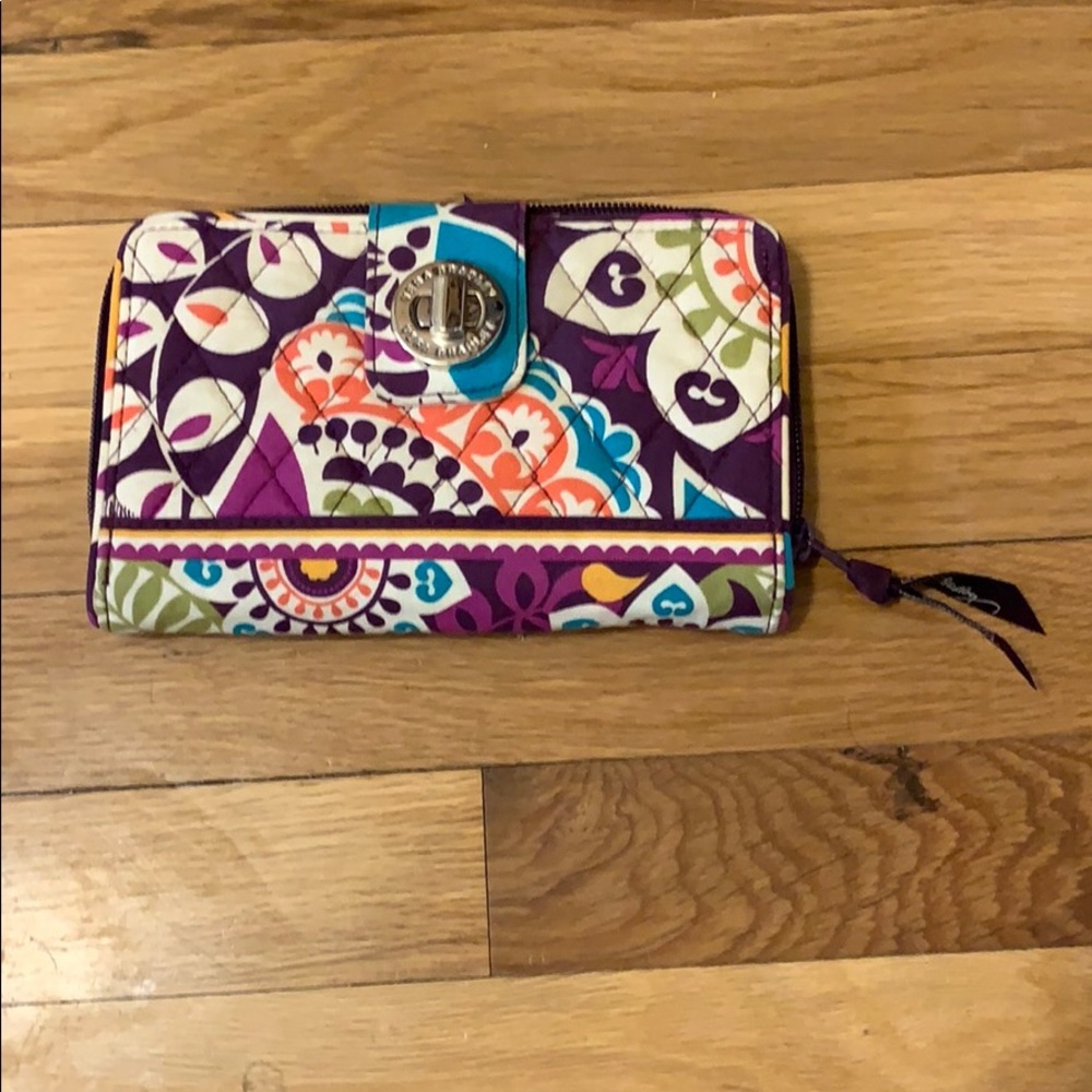 EUC Vera Bradley turn lock wallet